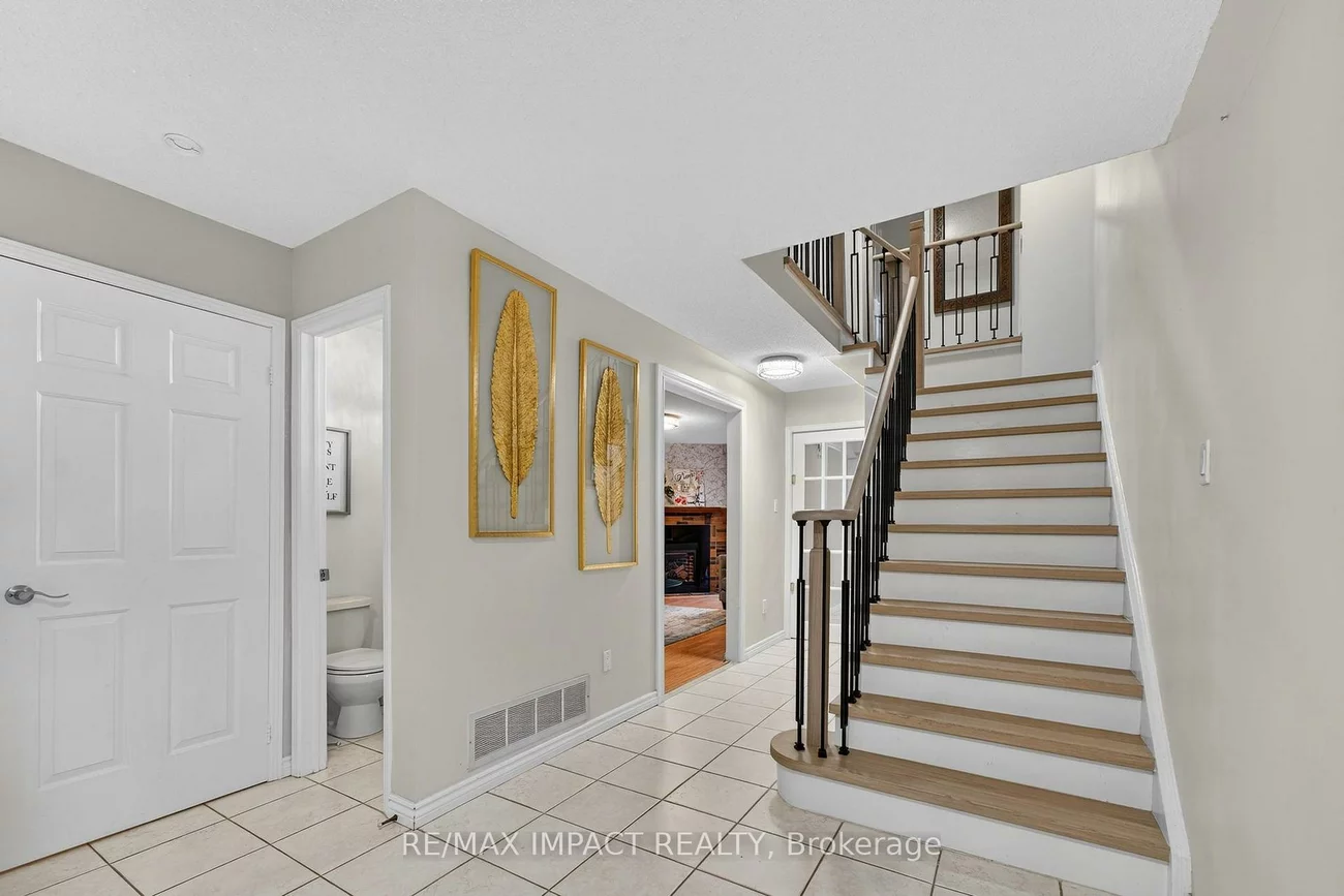 4086, Rossland, Erin Mills, Mississauga