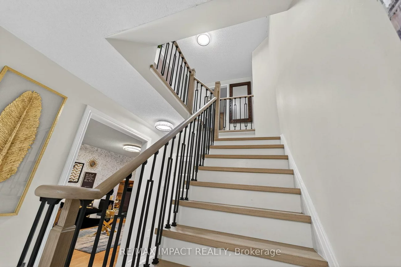 4086, Rossland, Erin Mills, Mississauga