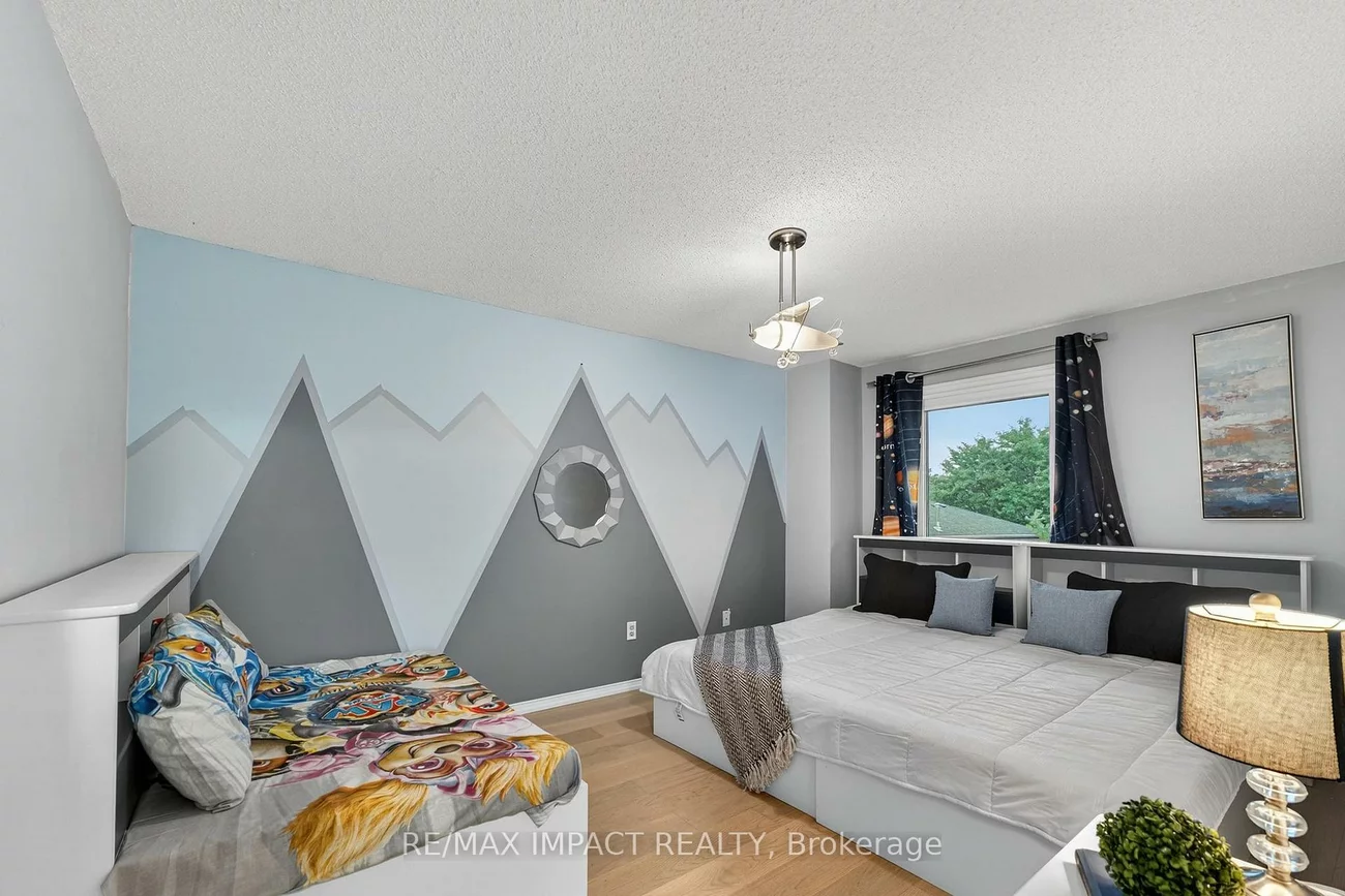 4086, Rossland, Erin Mills, Mississauga