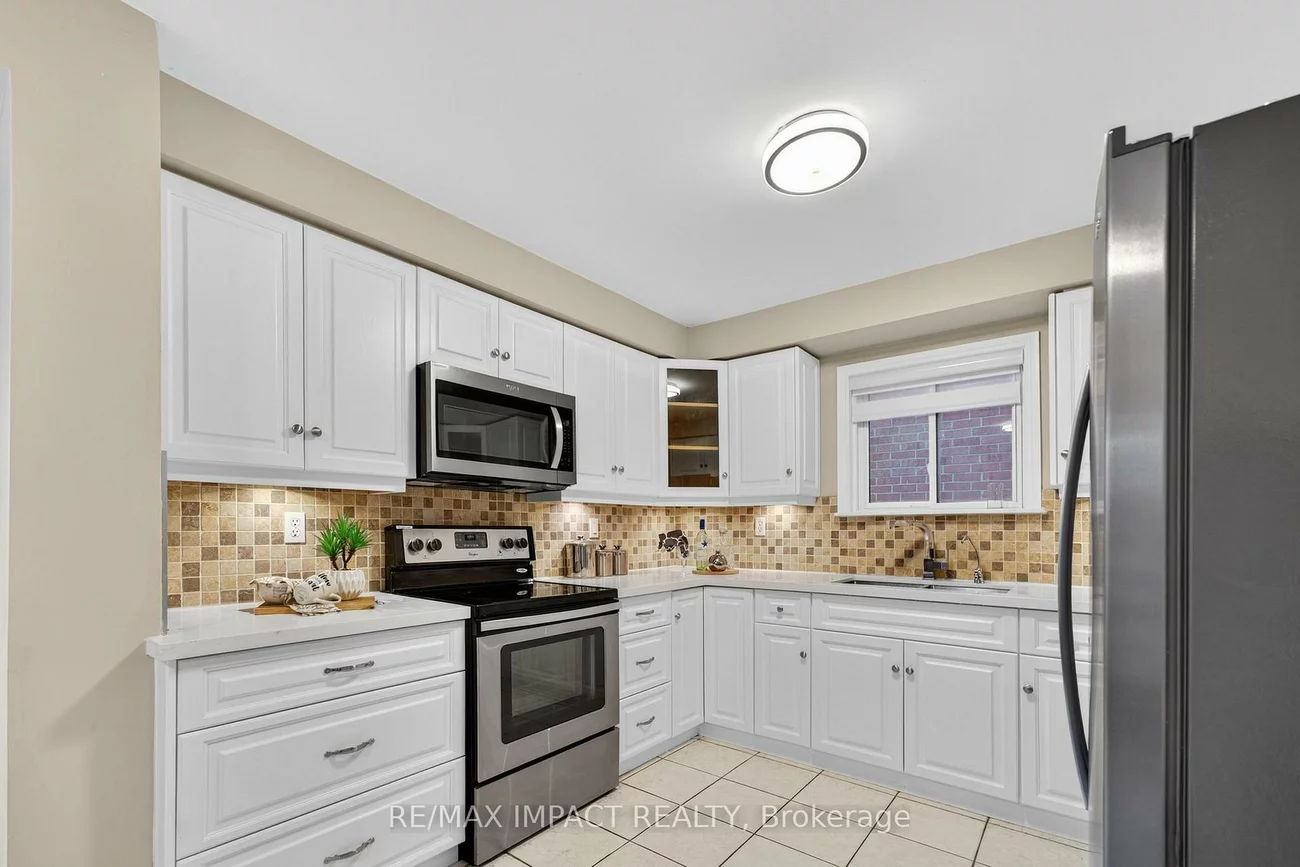 4086, Rossland, Erin Mills, Mississauga