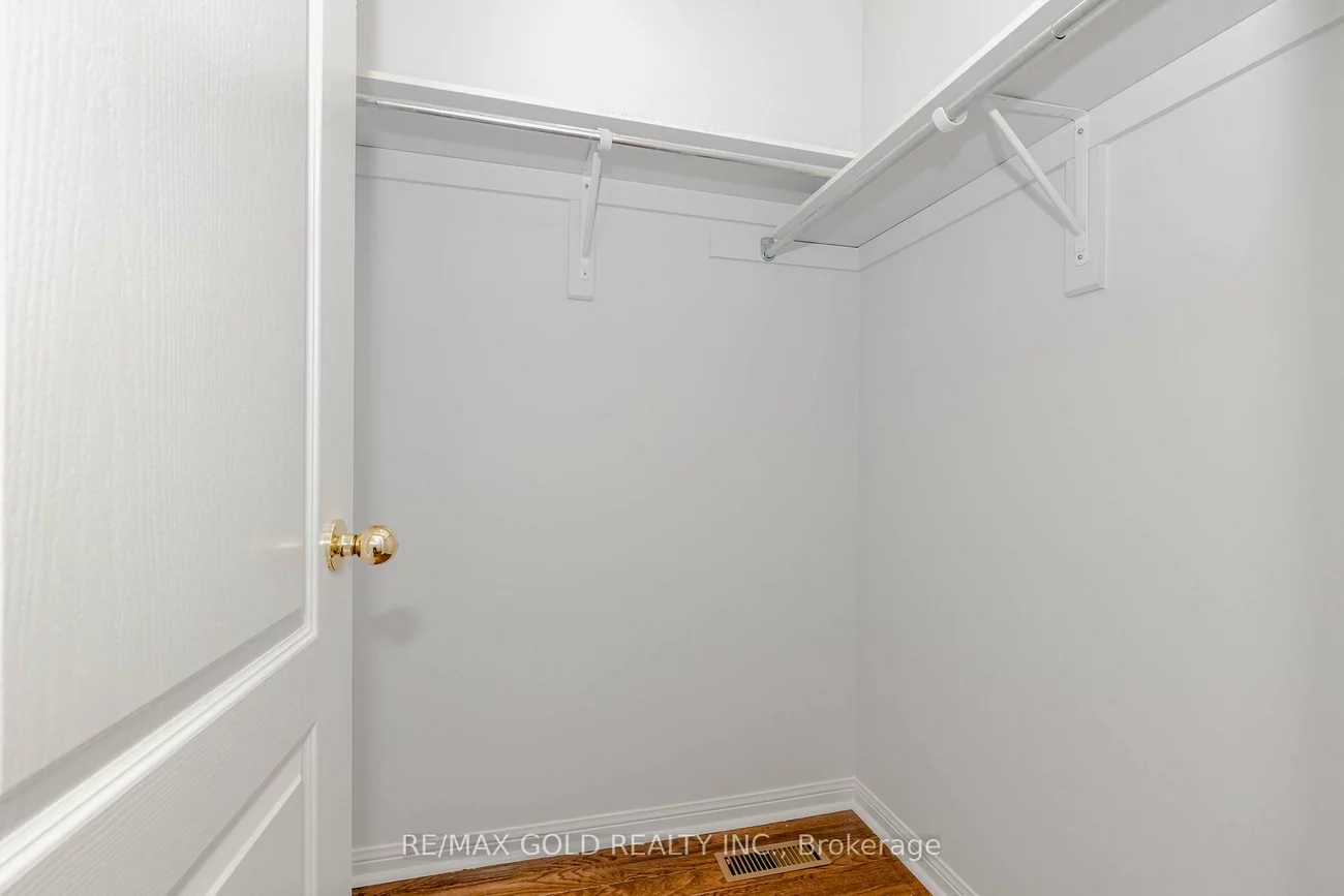 7399, Terragar, Lisgar, Mississauga