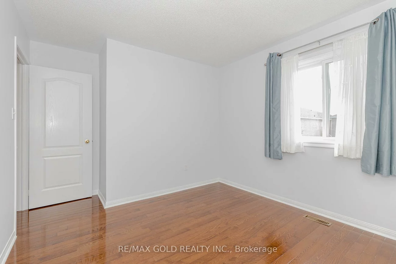 7399, Terragar, Lisgar, Mississauga