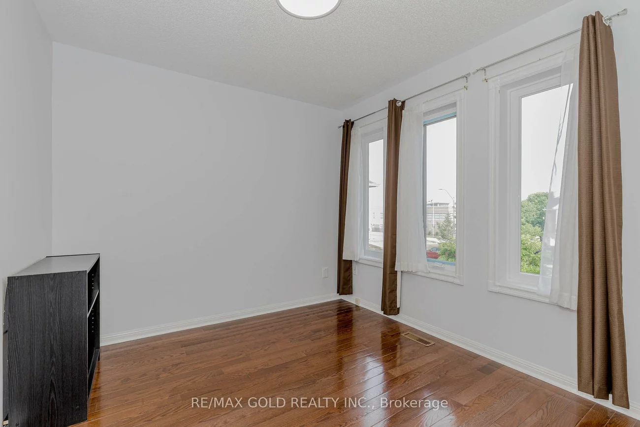 7399, Terragar, Lisgar, Mississauga