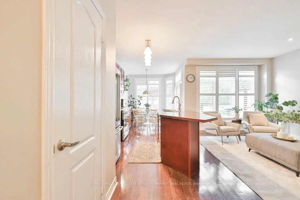 1025, Shaw, Lakeview, Mississauga