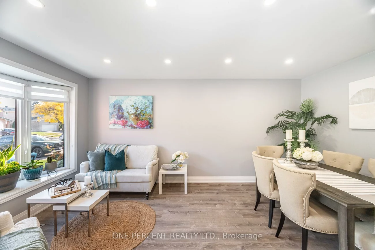 704, Bookham, Rathwood, Mississauga