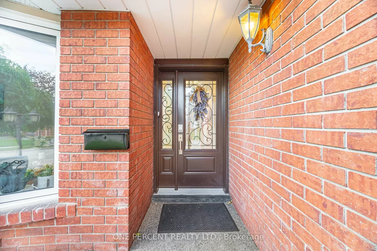704, Bookham, Rathwood, Mississauga