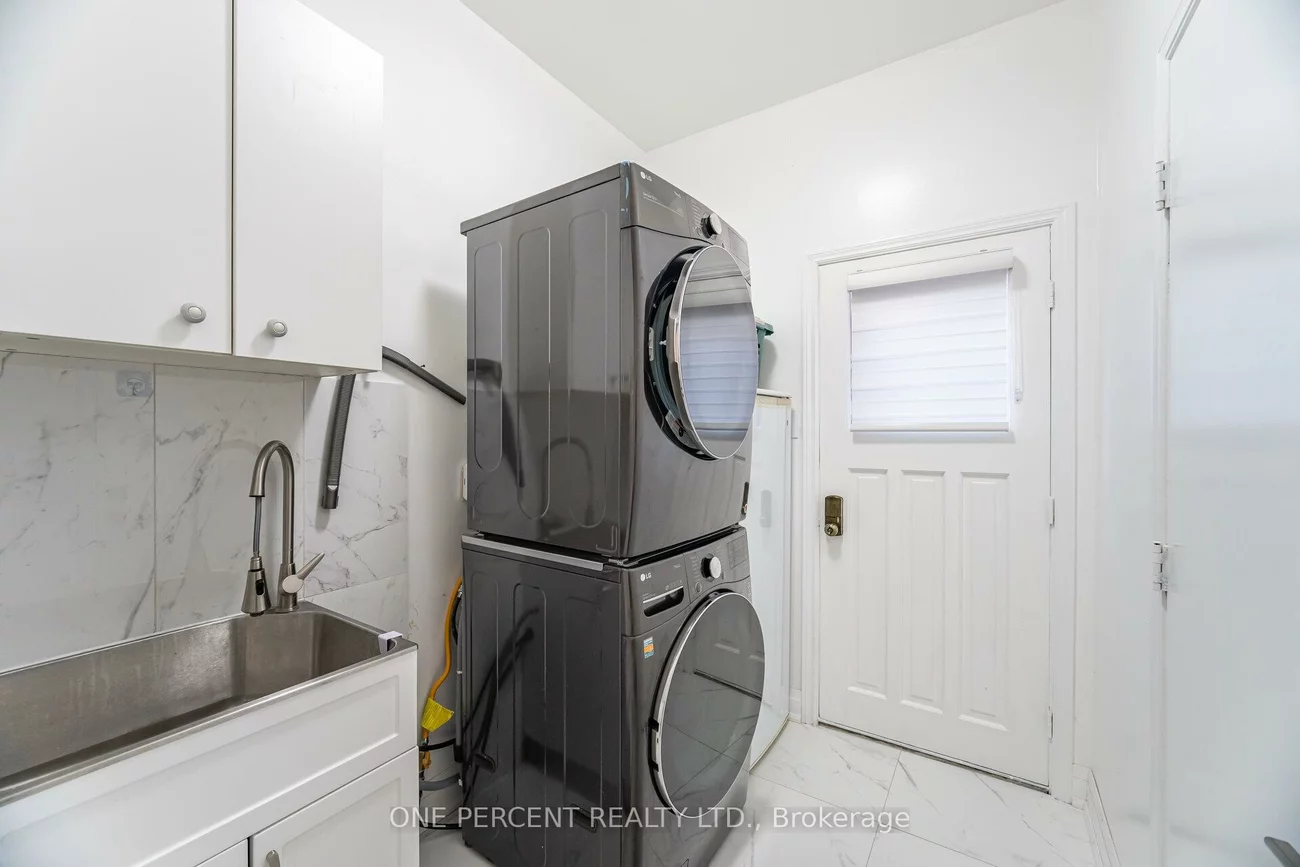 704, Bookham, Rathwood, Mississauga