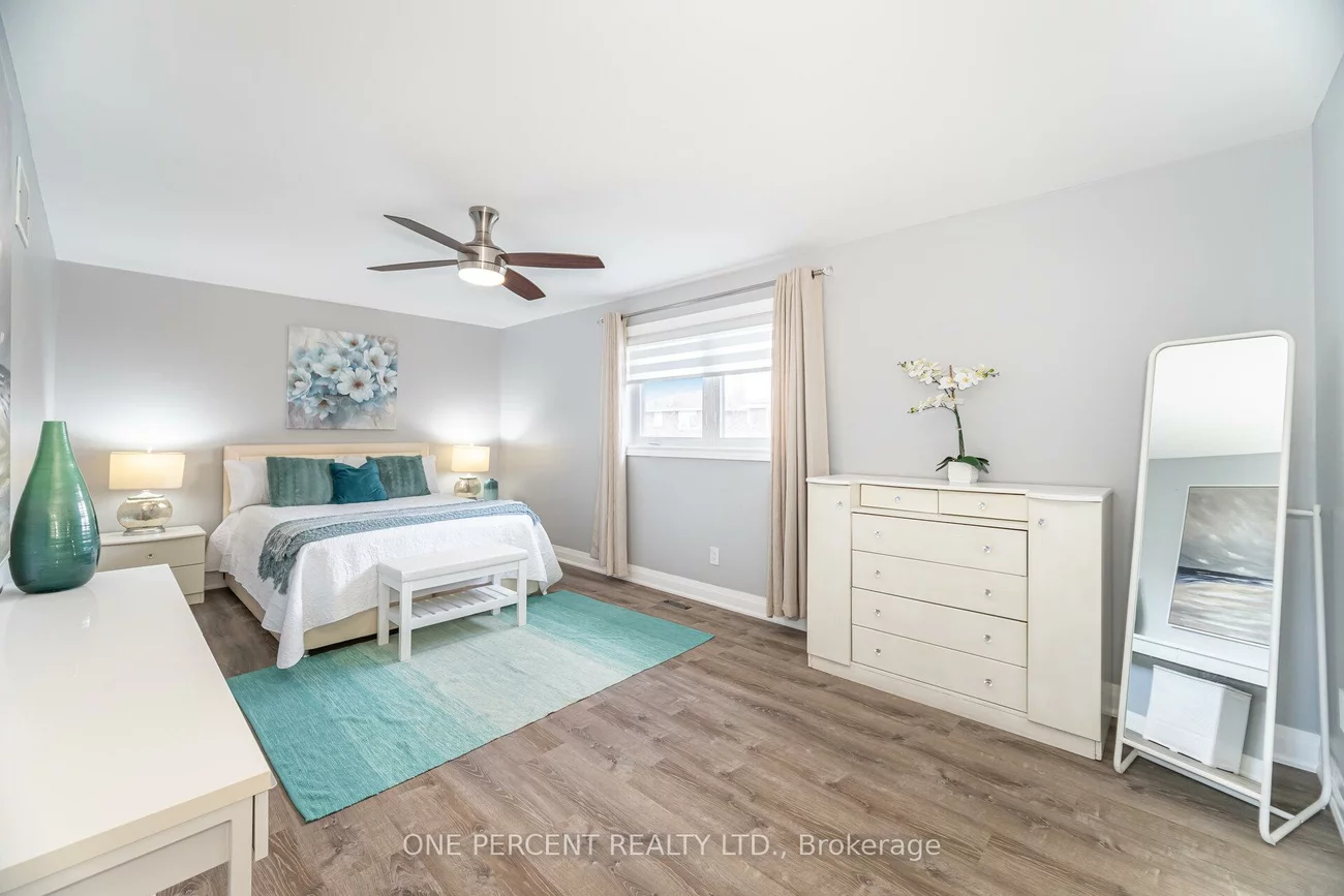 704, Bookham, Rathwood, Mississauga