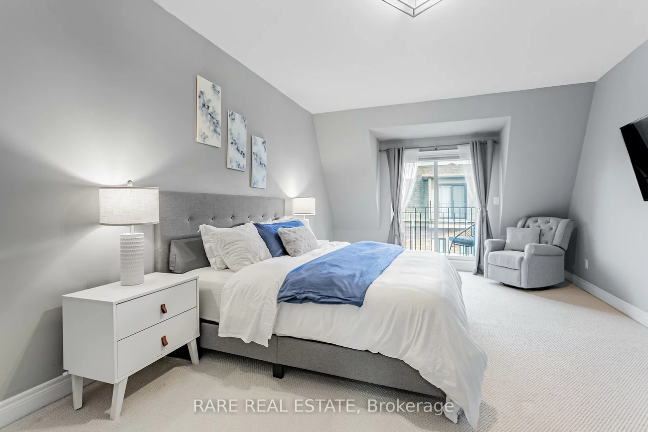 1812, Burnhamthorpe, Applewood, Mississauga