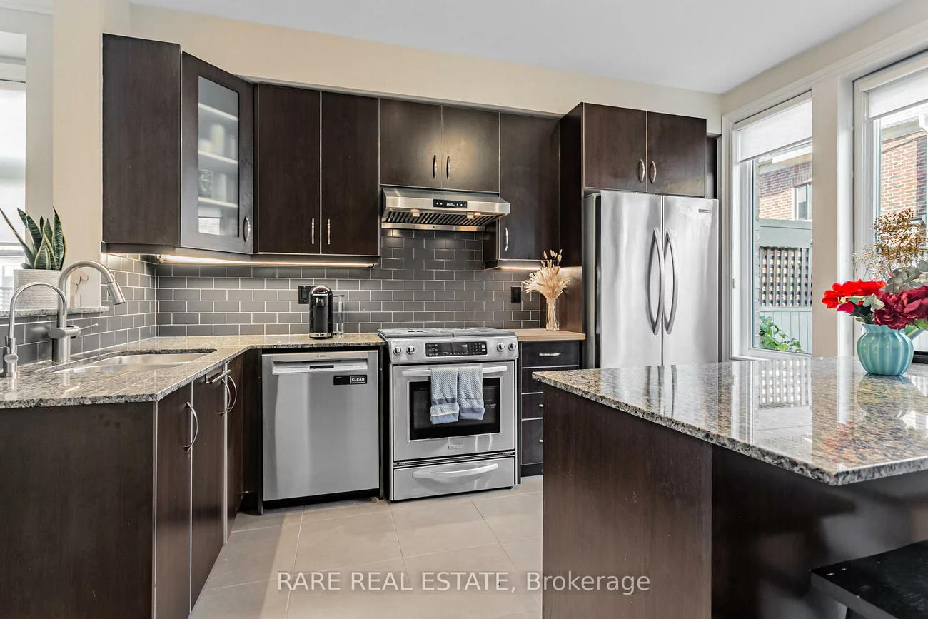1812, Burnhamthorpe, Applewood, Mississauga