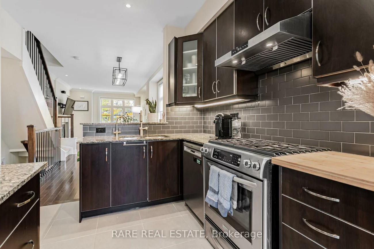 1812, Burnhamthorpe, Applewood, Mississauga
