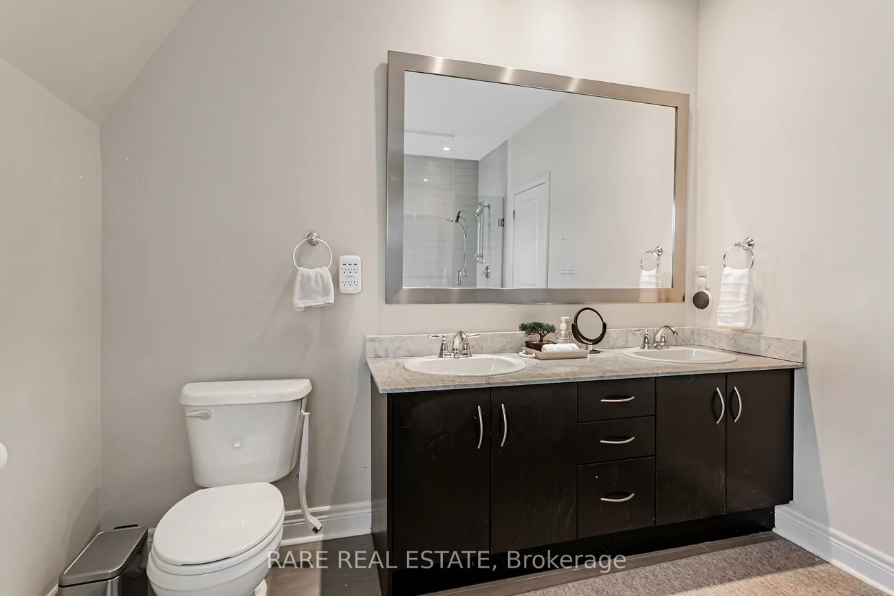 1812, Burnhamthorpe, Applewood, Mississauga