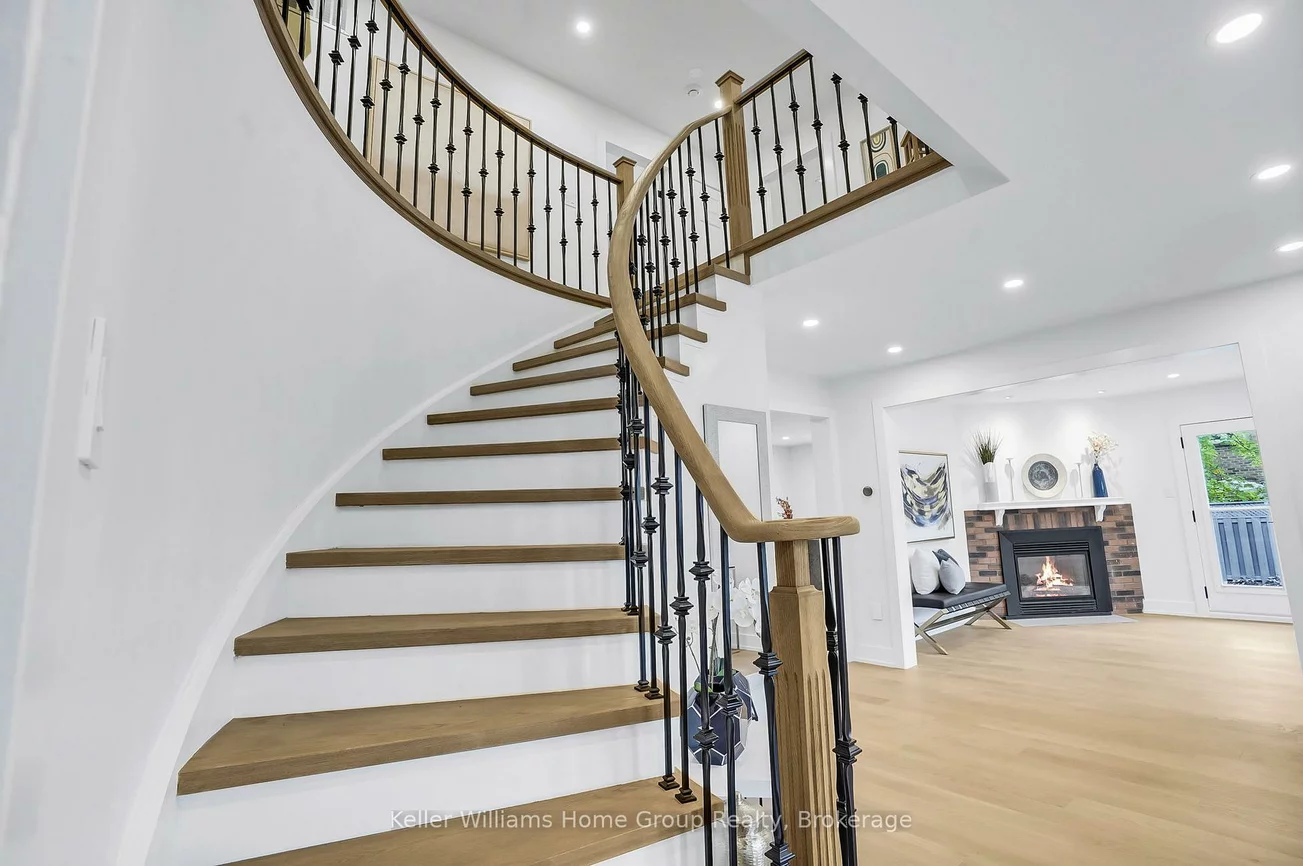 1105, Ewing, East Credit, Mississauga