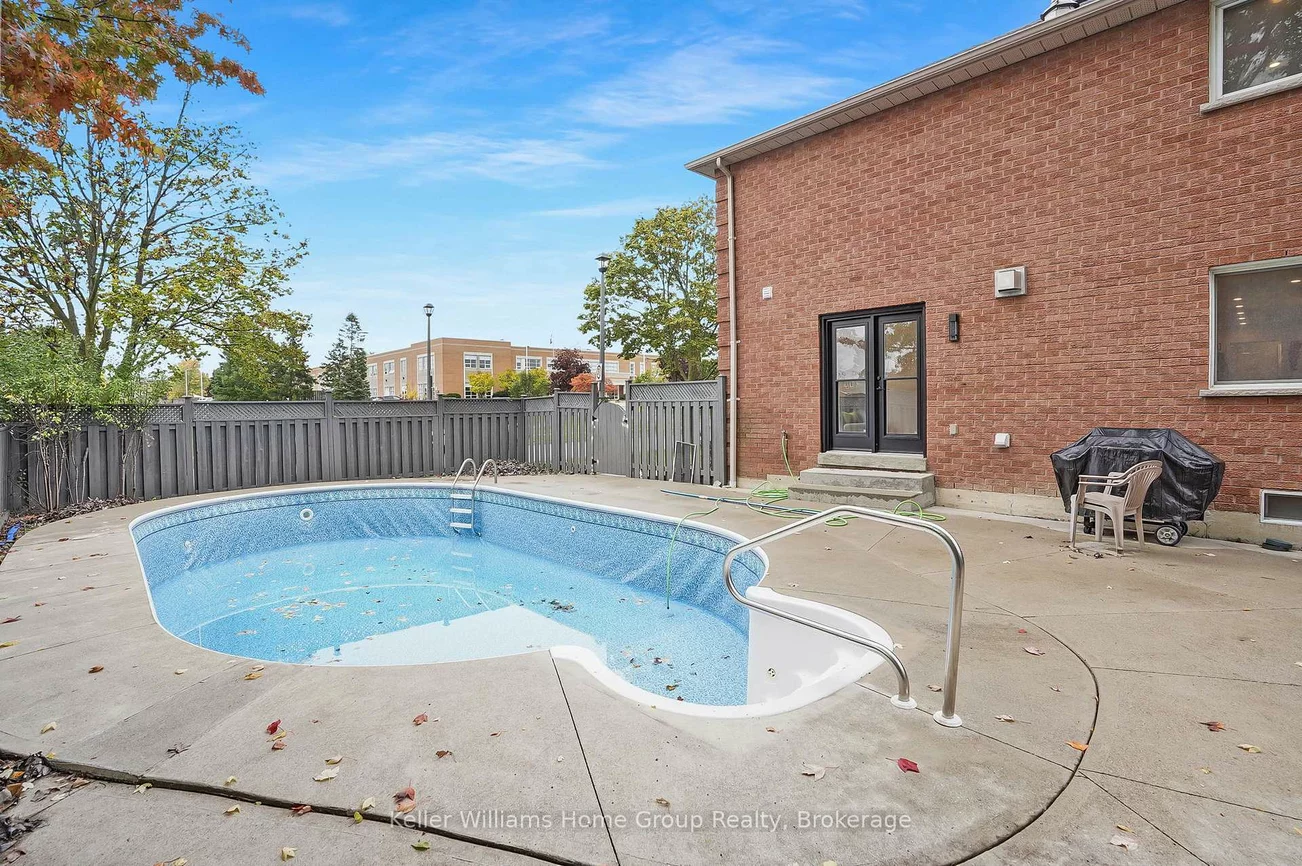 1105, Ewing, East Credit, Mississauga