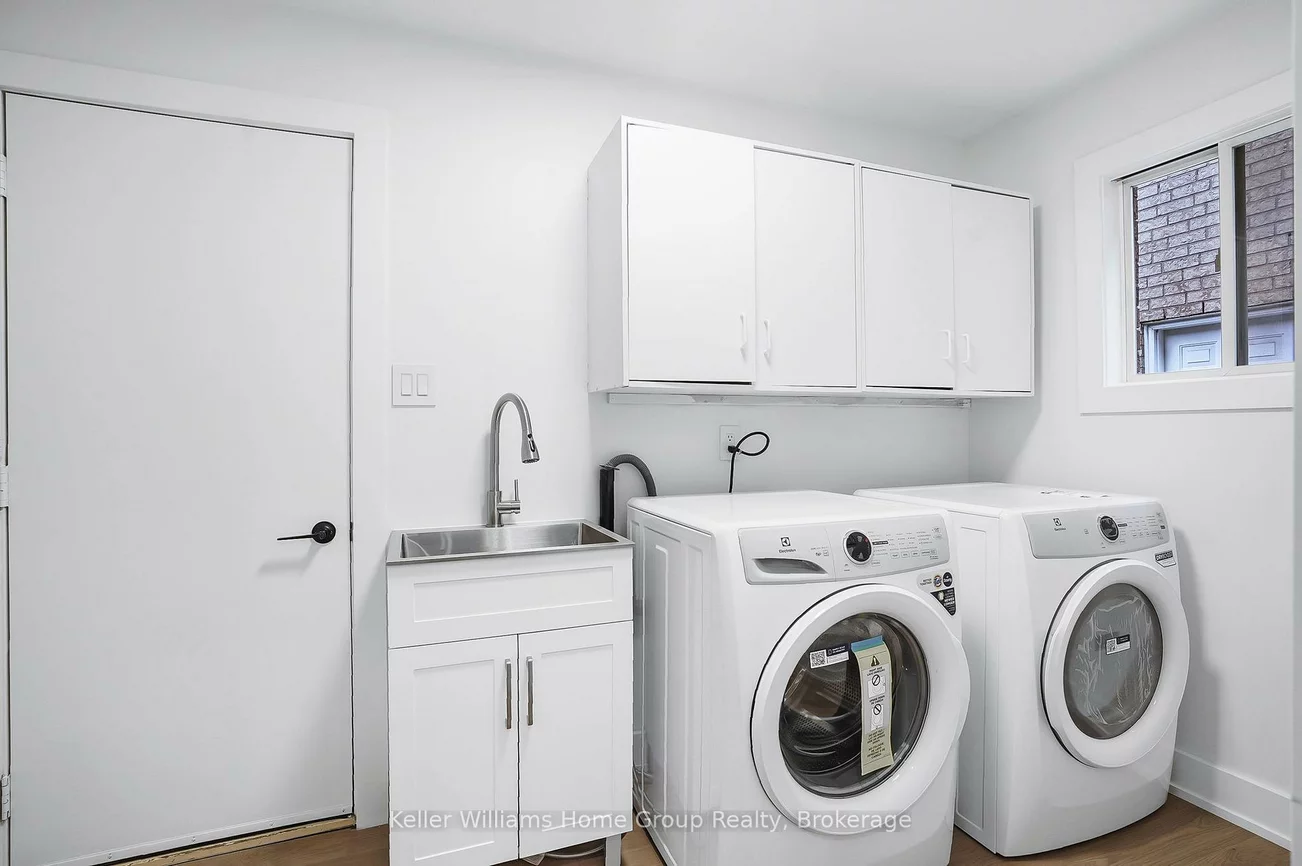1105, Ewing, East Credit, Mississauga