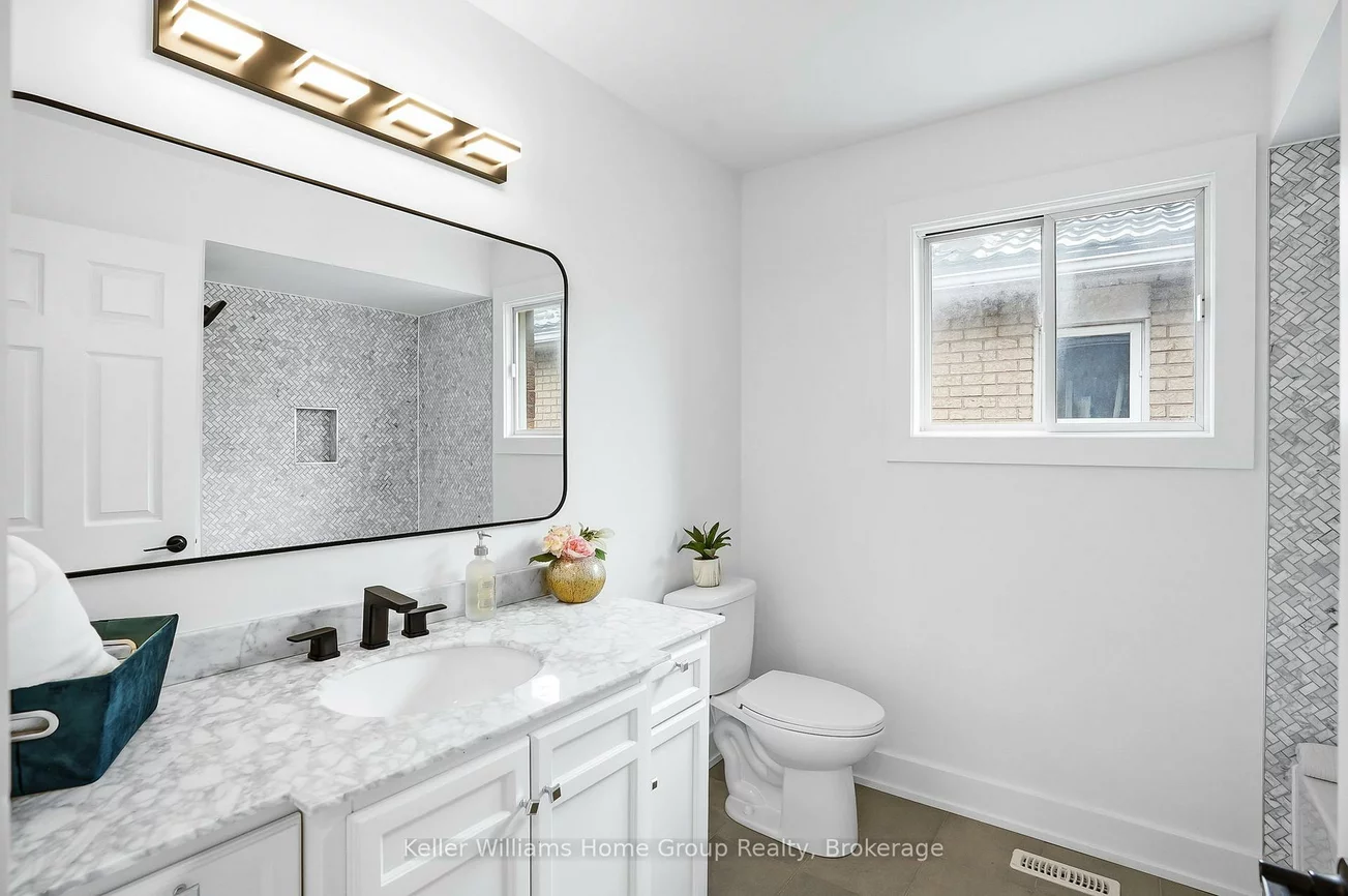 1105, Ewing, East Credit, Mississauga