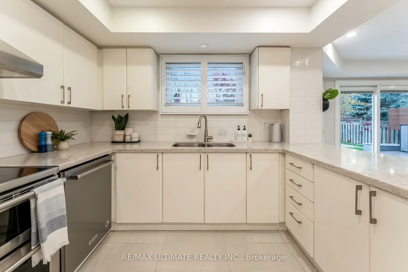1689, Copseholm, Rathwood, Mississauga