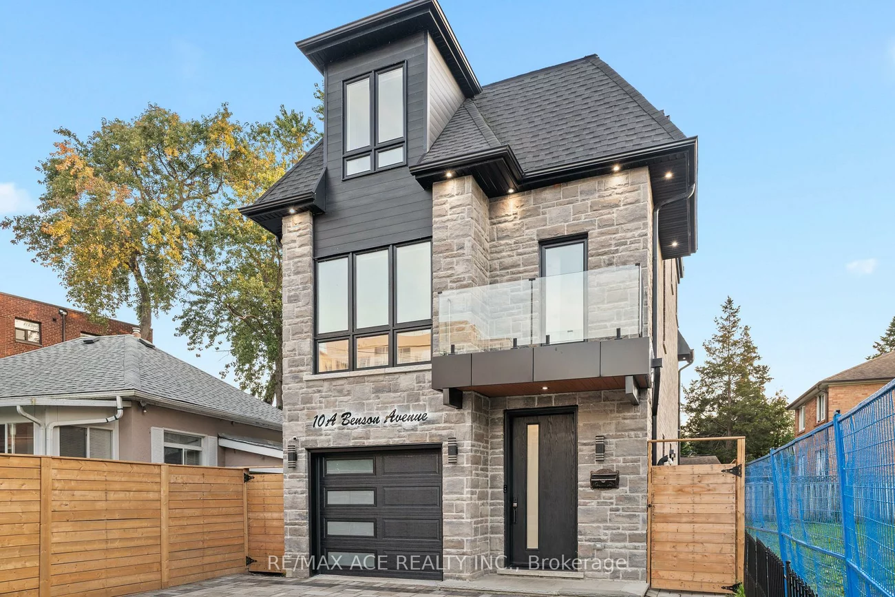 10A, Benson, Port Credit, Mississauga