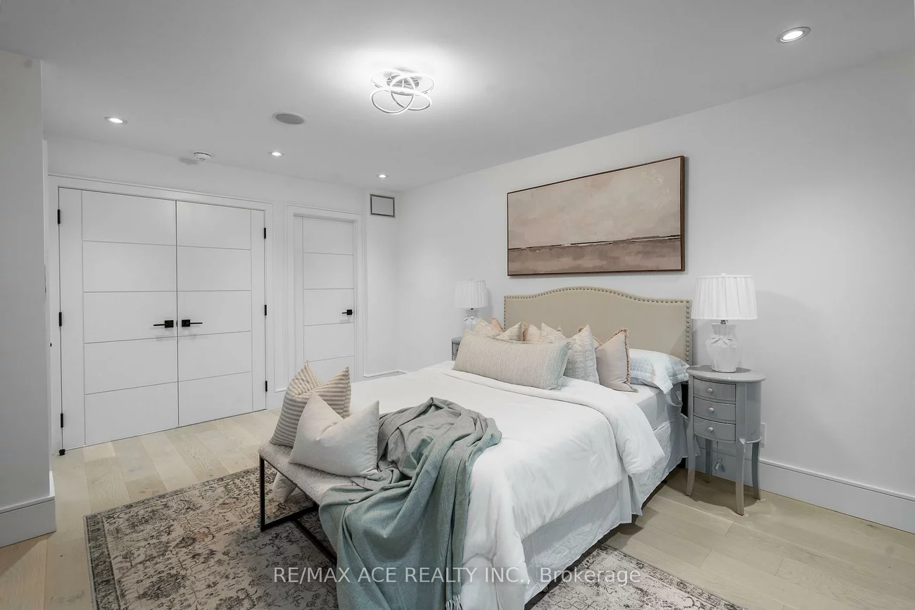 10A, Benson, Port Credit, Mississauga