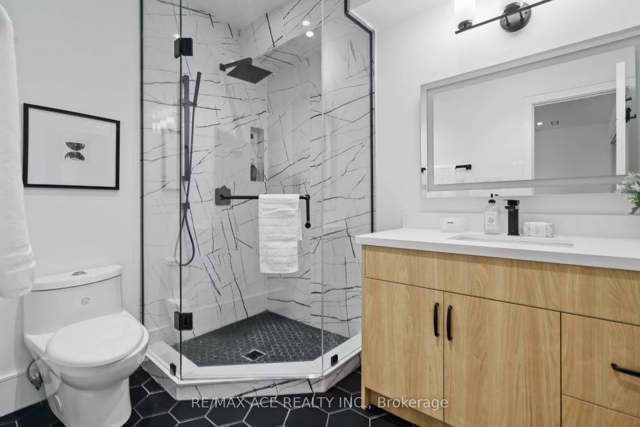 10A, Benson, Port Credit, Mississauga