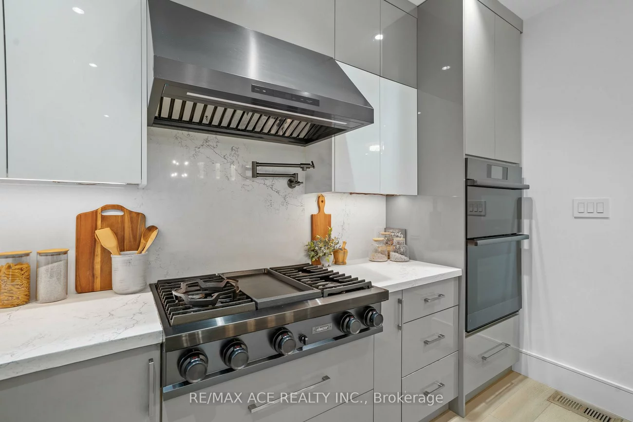 10A, Benson, Port Credit, Mississauga