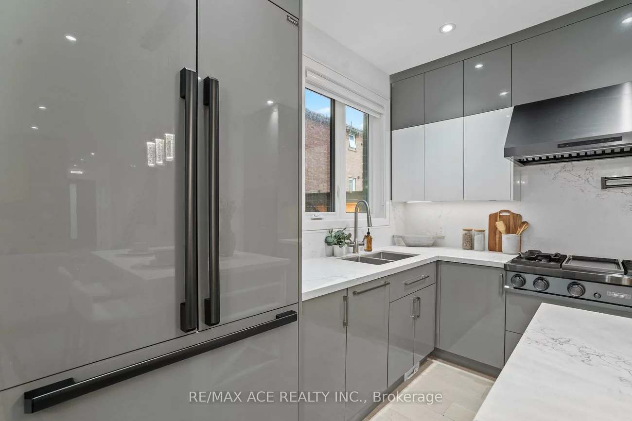 10A, Benson, Port Credit, Mississauga