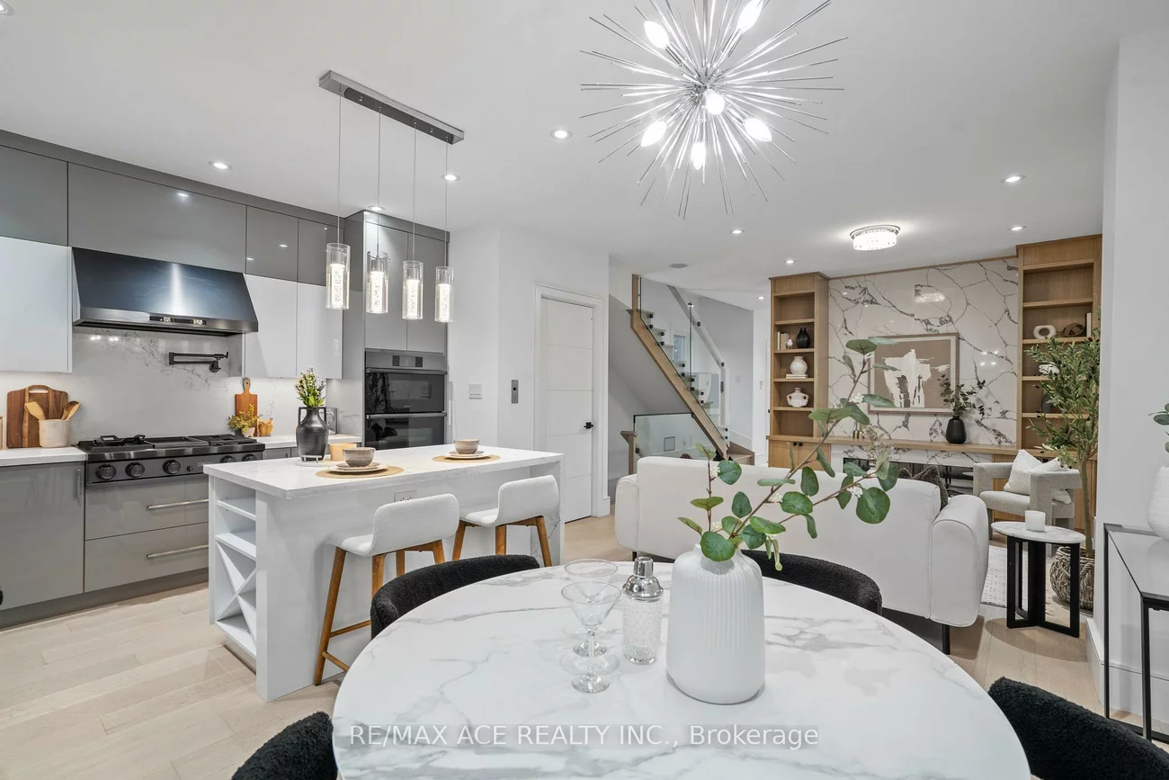 10A, Benson, Port Credit, Mississauga