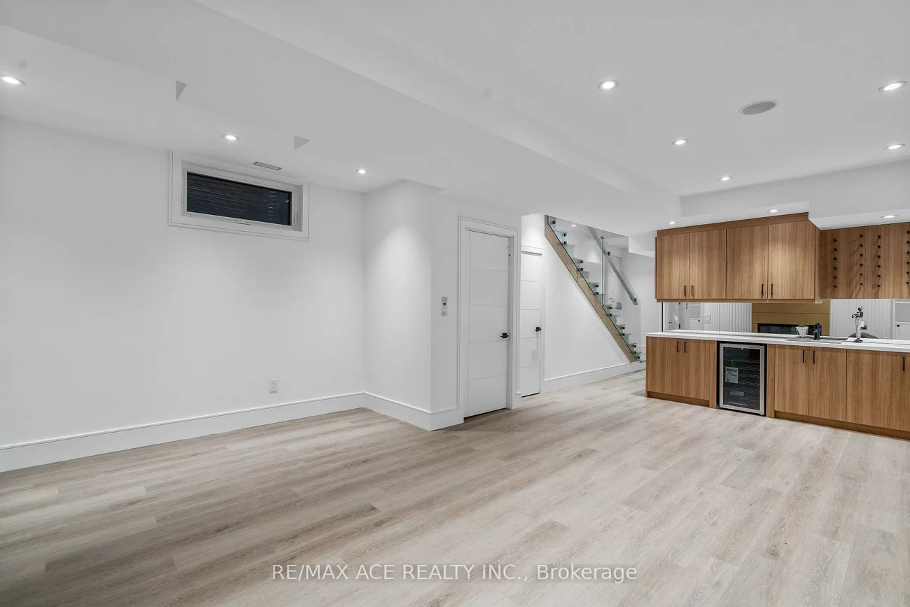 10A, Benson, Port Credit, Mississauga