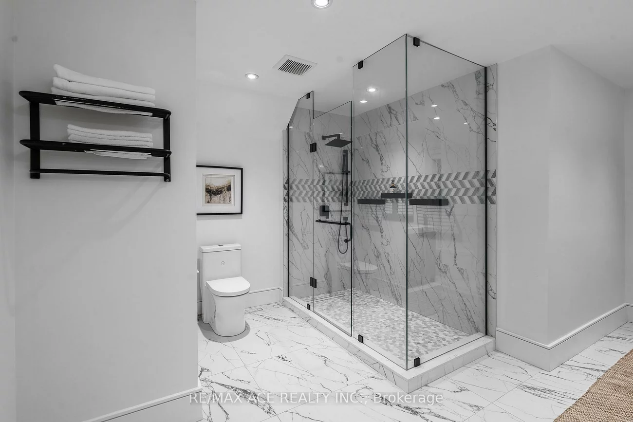 10A, Benson, Port Credit, Mississauga