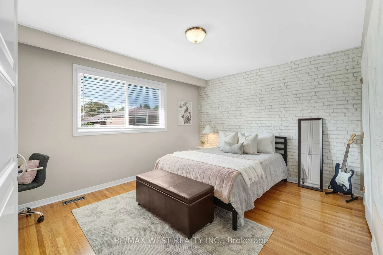 2388, Carlanne, Erindale, Mississauga
