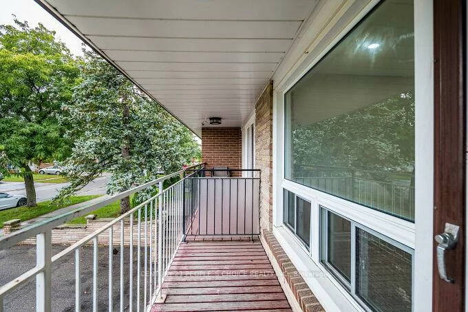 453, Ginger, Mississauga Valleys, Mississauga
