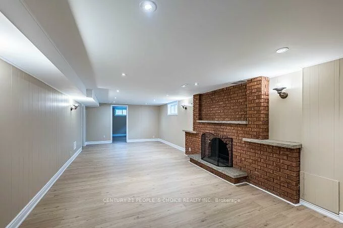 453, Ginger, Mississauga Valleys, Mississauga