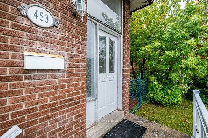 453, Ginger, Mississauga Valleys, Mississauga