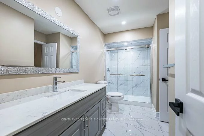 453, Ginger, Mississauga Valleys, Mississauga