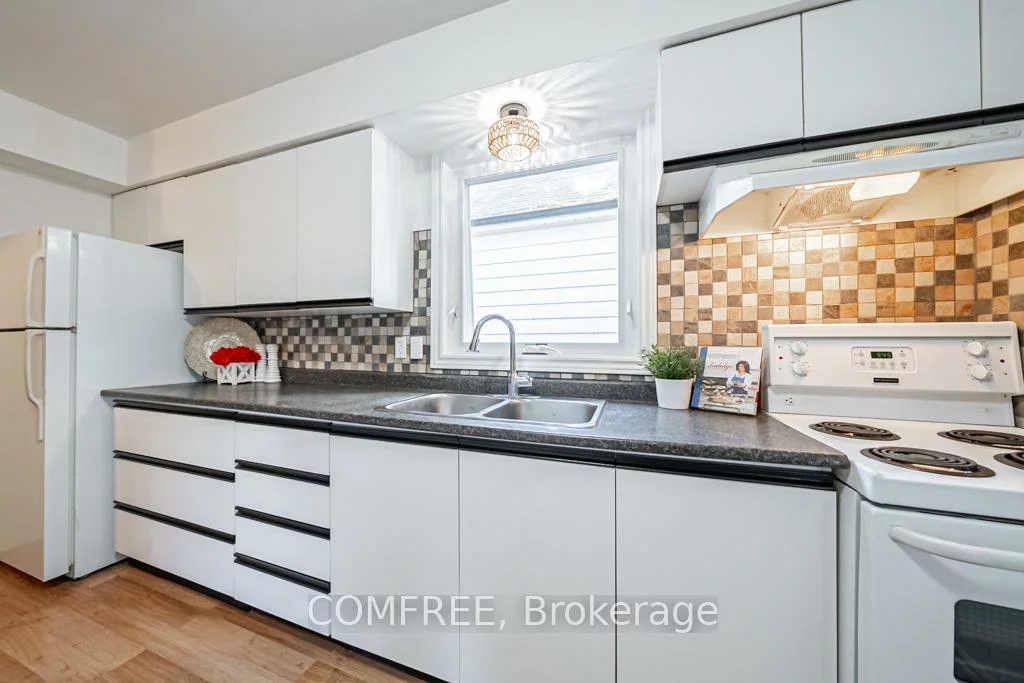 1089, Meredith, Lakeview, Mississauga