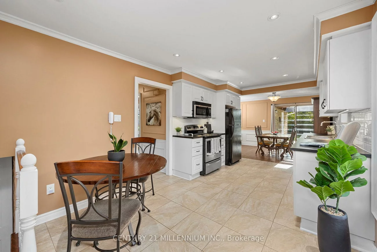 2, Pine Cliff, Streetsville, Mississauga