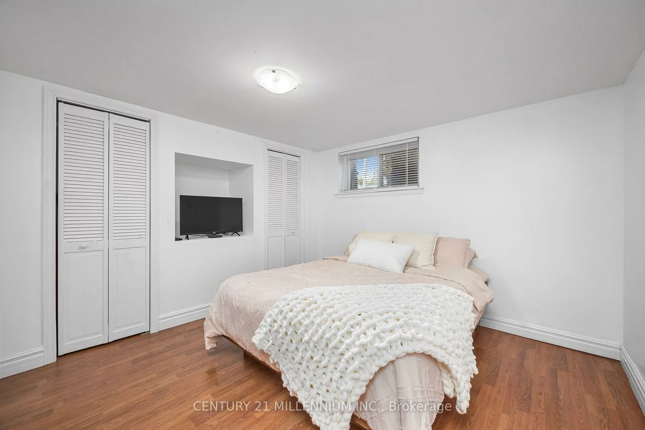 2, Pine Cliff, Streetsville, Mississauga