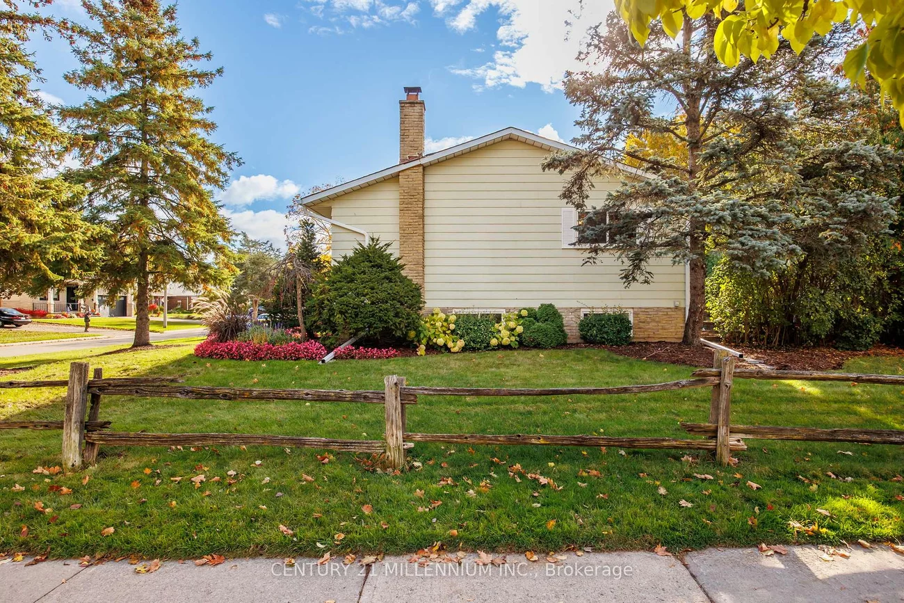 2, Pine Cliff, Streetsville, Mississauga