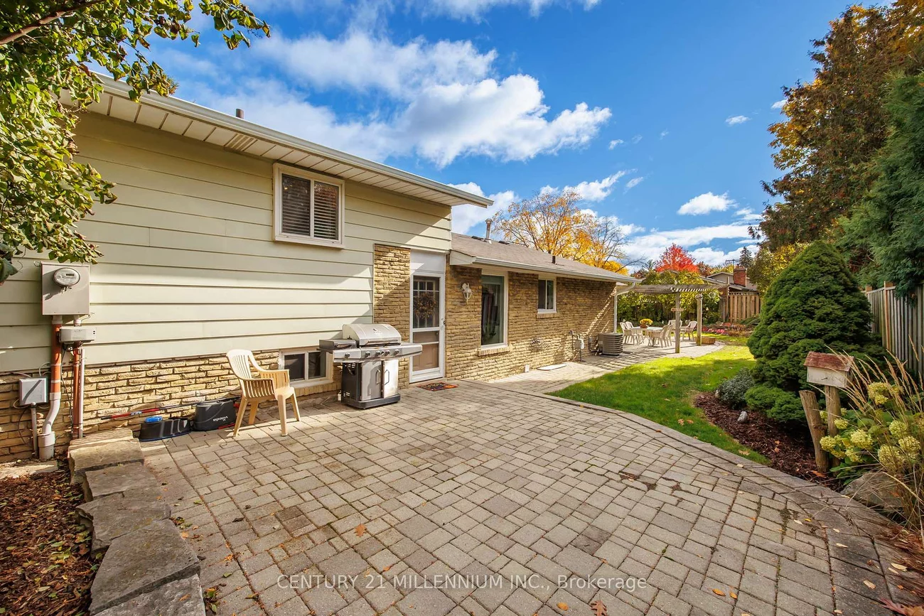 2, Pine Cliff, Streetsville, Mississauga