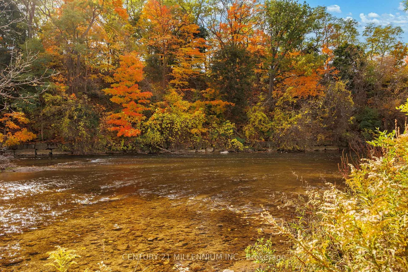 2, Pine Cliff, Streetsville, Mississauga