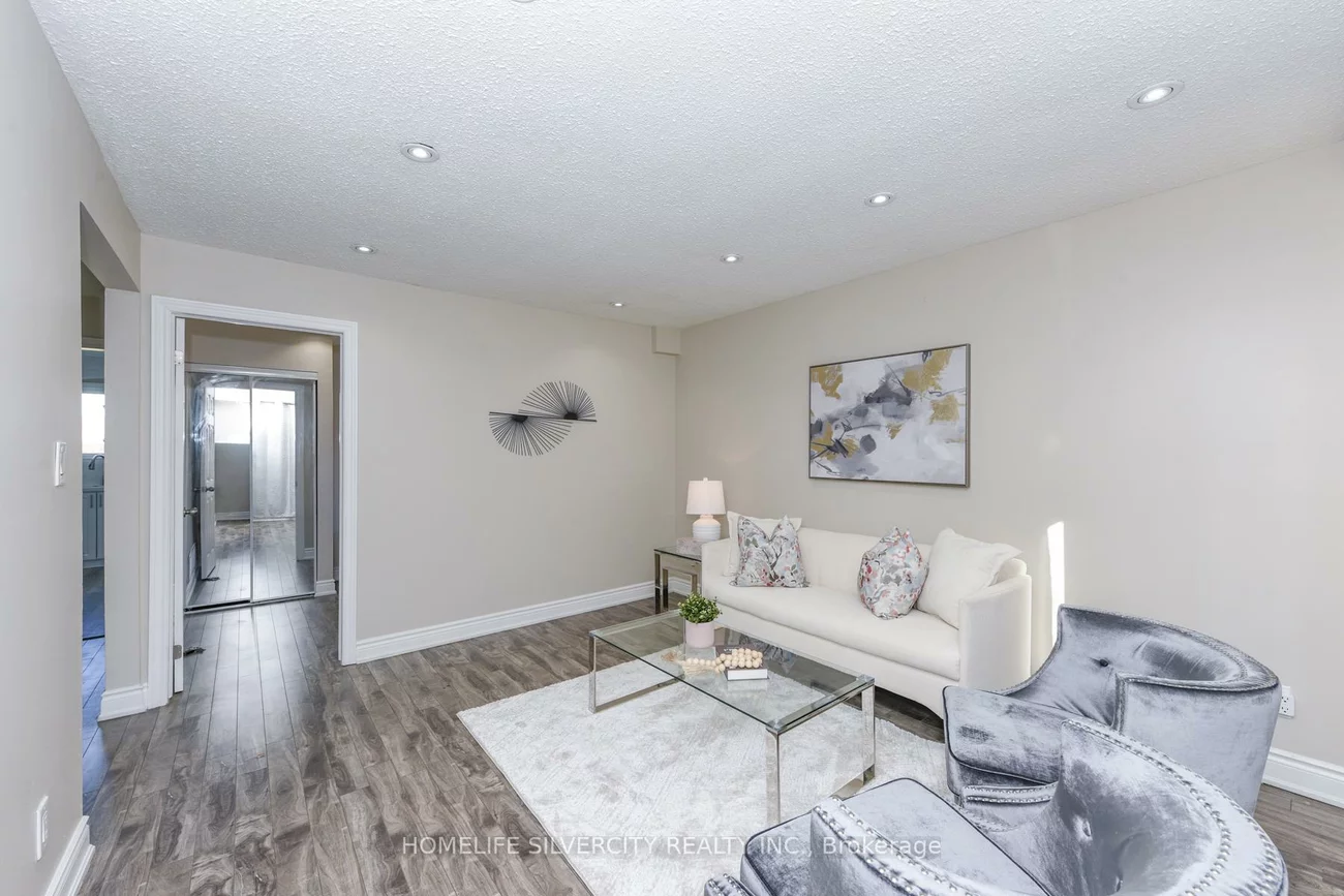 3701, Keenan, Malton, Mississauga