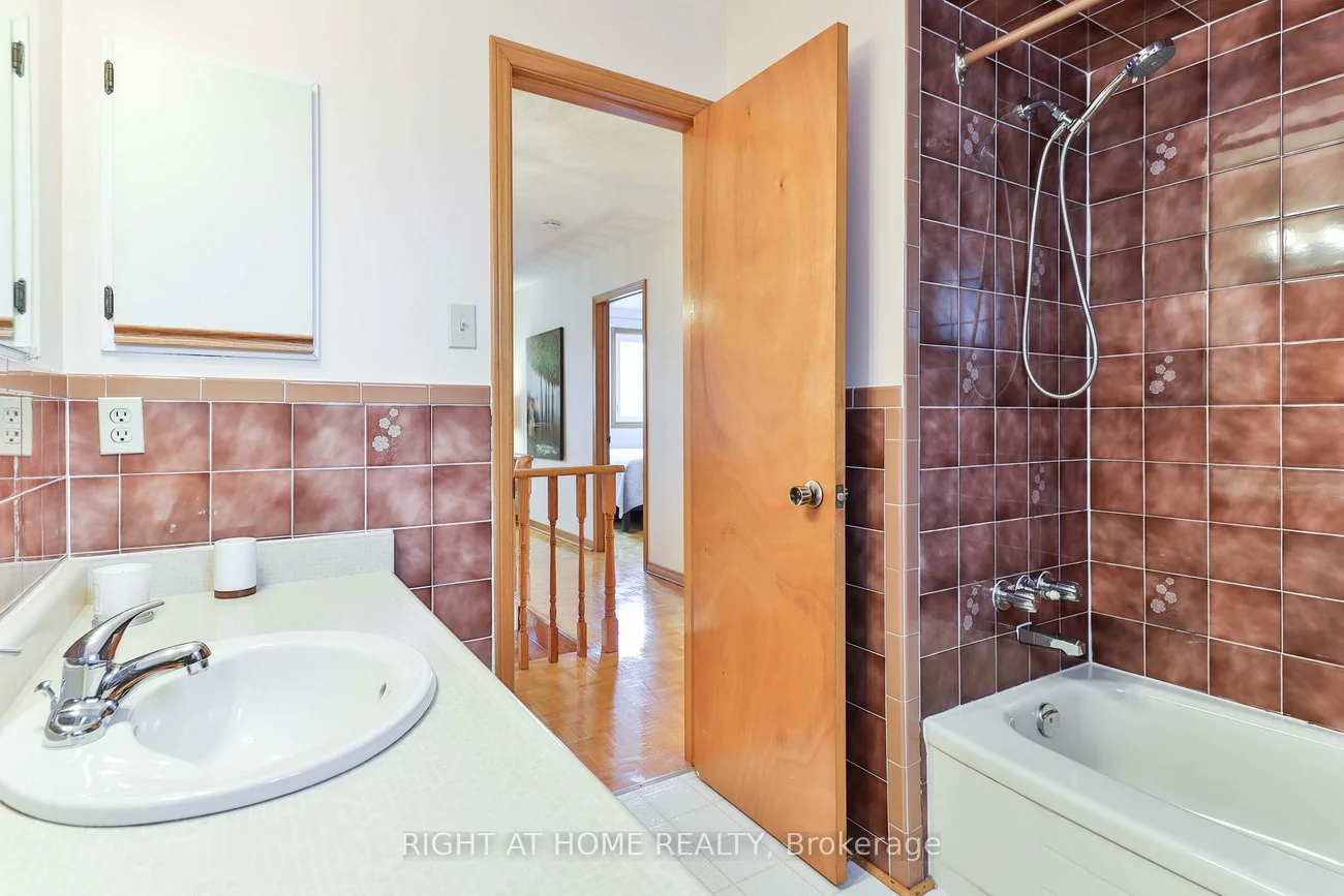 1433, Bough Beeches, Rathwood, Mississauga