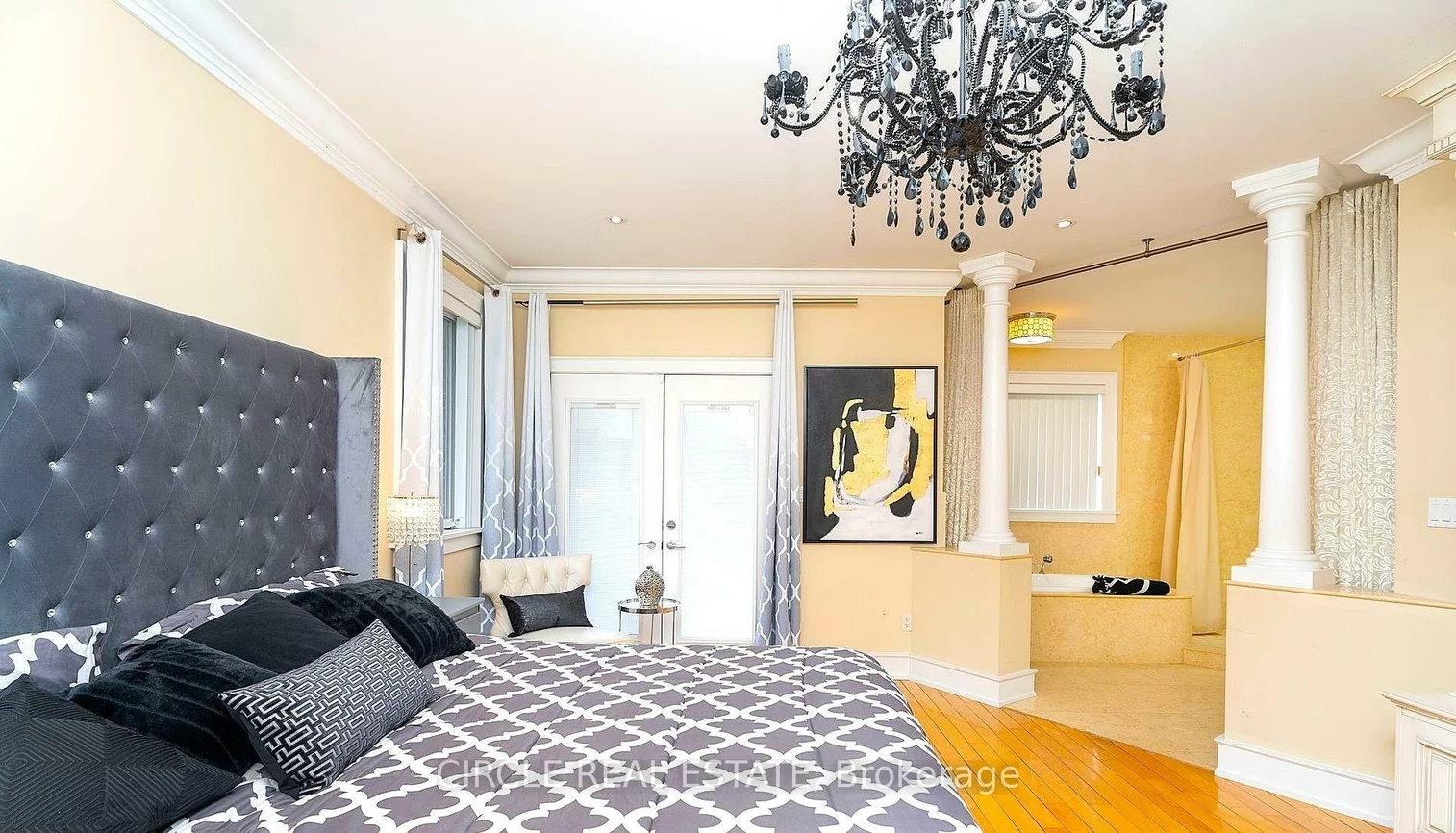 2489, Olinda, Erindale, Mississauga