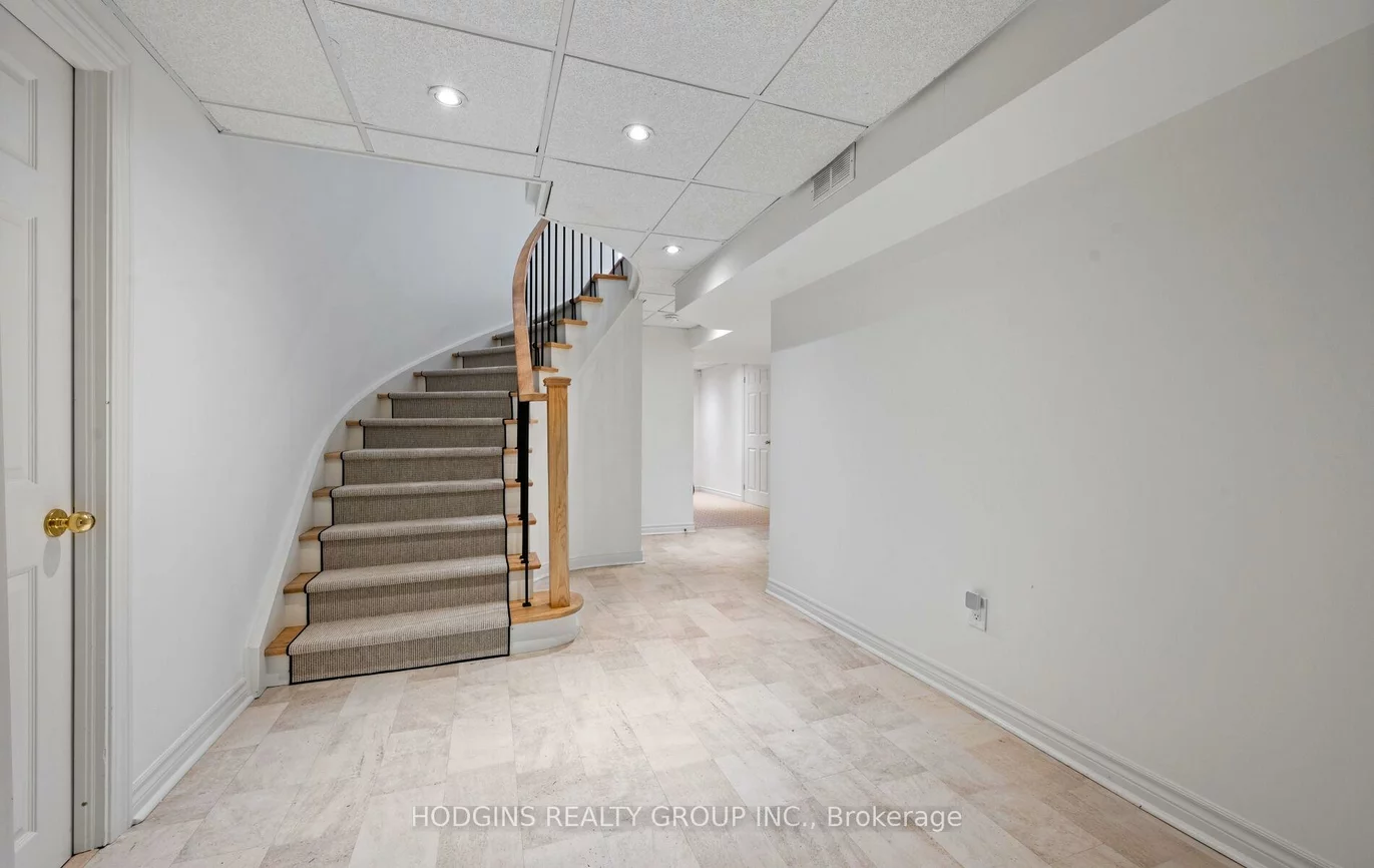 1726, Sherwood Forrest, Sheridan, Mississauga