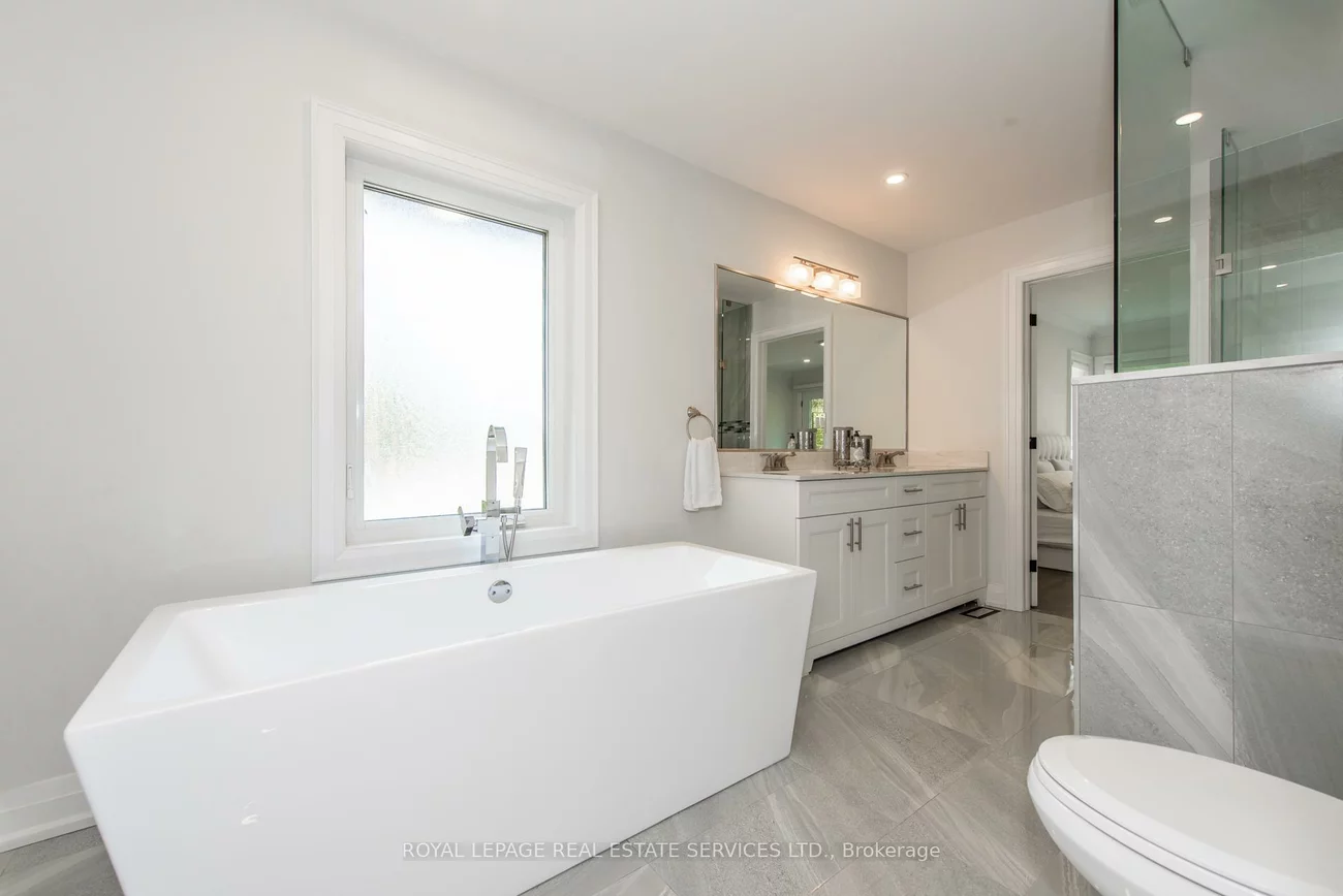 1204, Argreen, Mineola, Mississauga