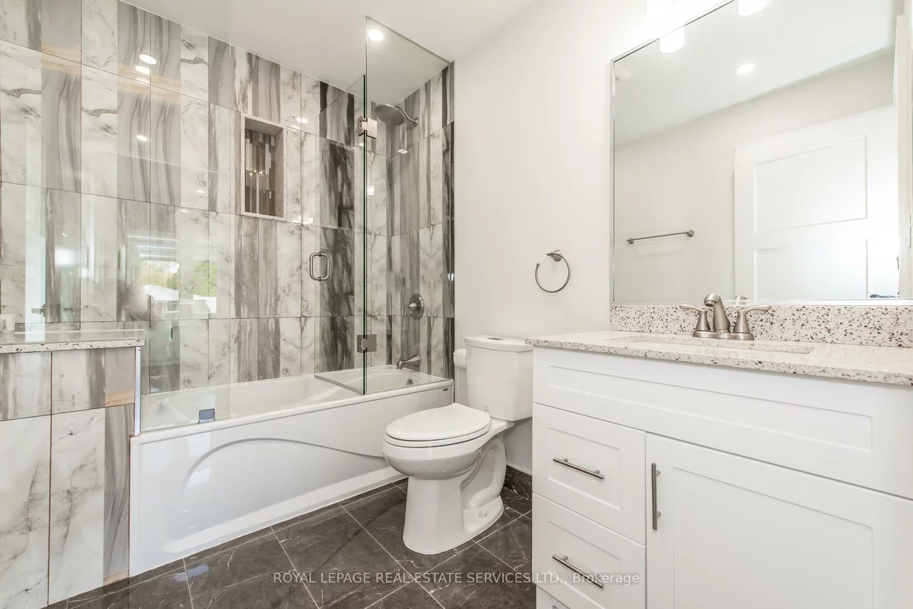 1204, Argreen, Mineola, Mississauga