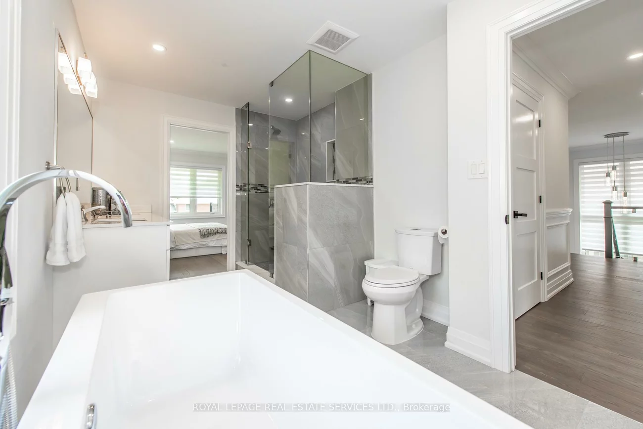 1204, Argreen, Mineola, Mississauga