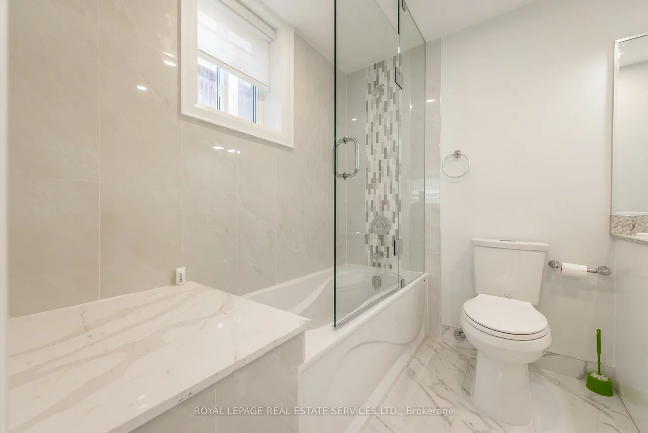 1204, Argreen, Mineola, Mississauga