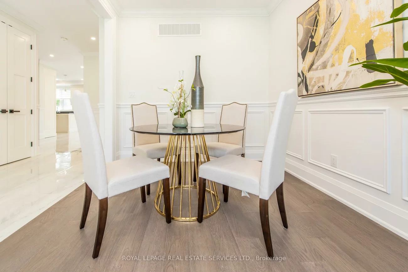 1204, Argreen, Mineola, Mississauga