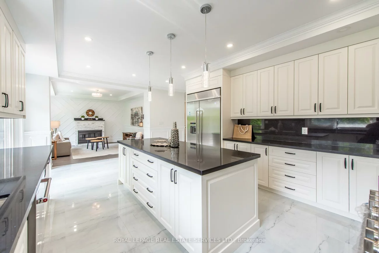 1204, Argreen, Mineola, Mississauga